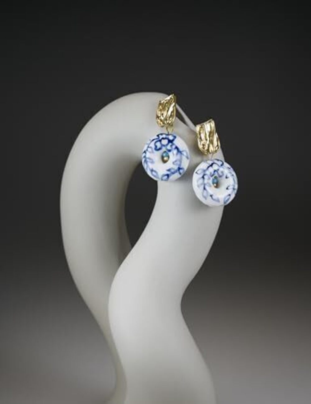 5905 Blue And White Porcelain Drop Earrings Gold Plated Hypoallergenic - Picture 2 of 5